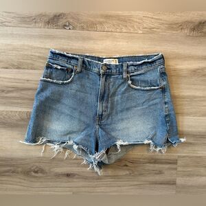 Abercrombie & Fitch "The Cutoff shirt High Rise" 10